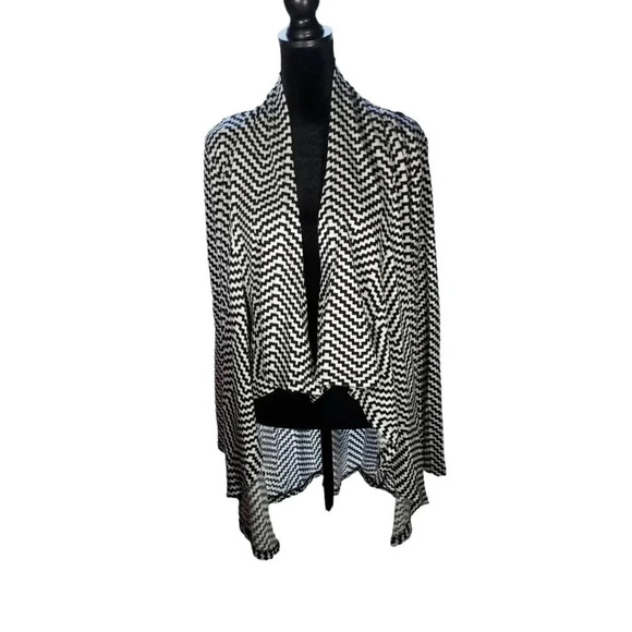 The Limited Chevron Convertible Cardigan Wrap/ Black & Ivory XL - Picture 7 of 11